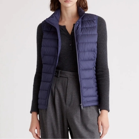 Quince Jackets & Blazers - NWT Quince Women’s Lightweight Down Packable Puffer Vest Outerwear Navy Blue XS
